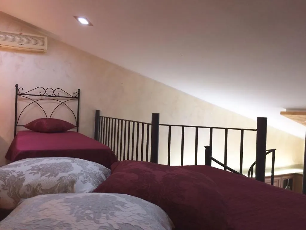 Marielle Maison Apartment Santo Stefano di Camastra